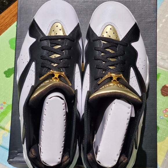 Shoes - Picture 8 of 13